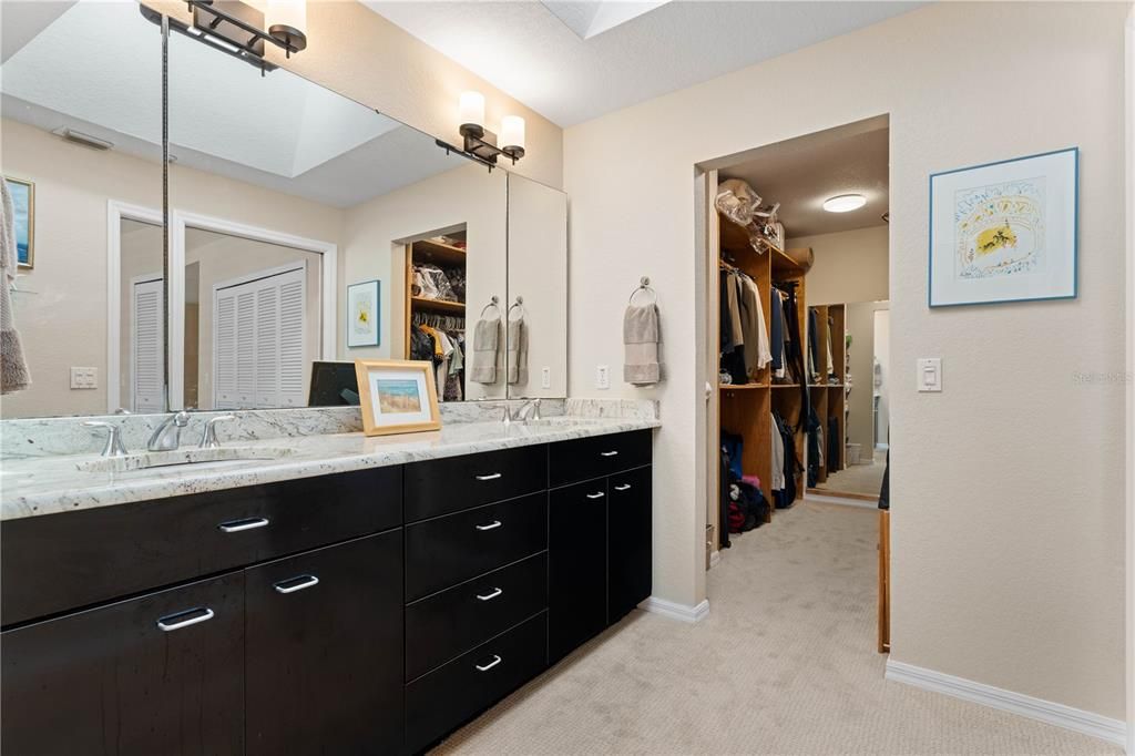 待售: $760,000 (3 贝兹, 2 浴室, 2474 平方英尺)