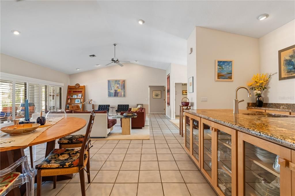 待售: $760,000 (3 贝兹, 2 浴室, 2474 平方英尺)