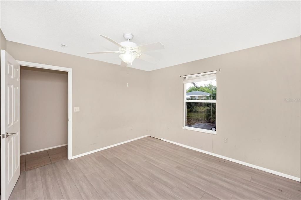 For Sale: $255,000 (3 beds, 1 baths, 1233 Square Feet)