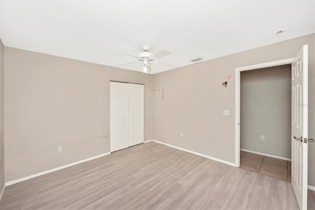 For Sale: $255,000 (3 beds, 1 baths, 1233 Square Feet)