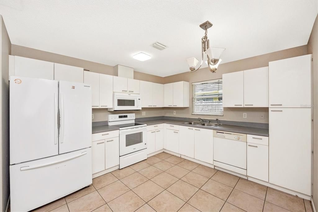 For Sale: $255,000 (3 beds, 1 baths, 1233 Square Feet)