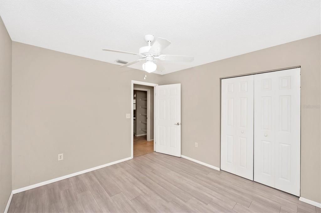 For Sale: $255,000 (3 beds, 1 baths, 1233 Square Feet)