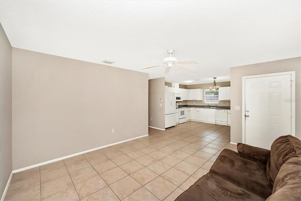 For Sale: $255,000 (3 beds, 1 baths, 1233 Square Feet)