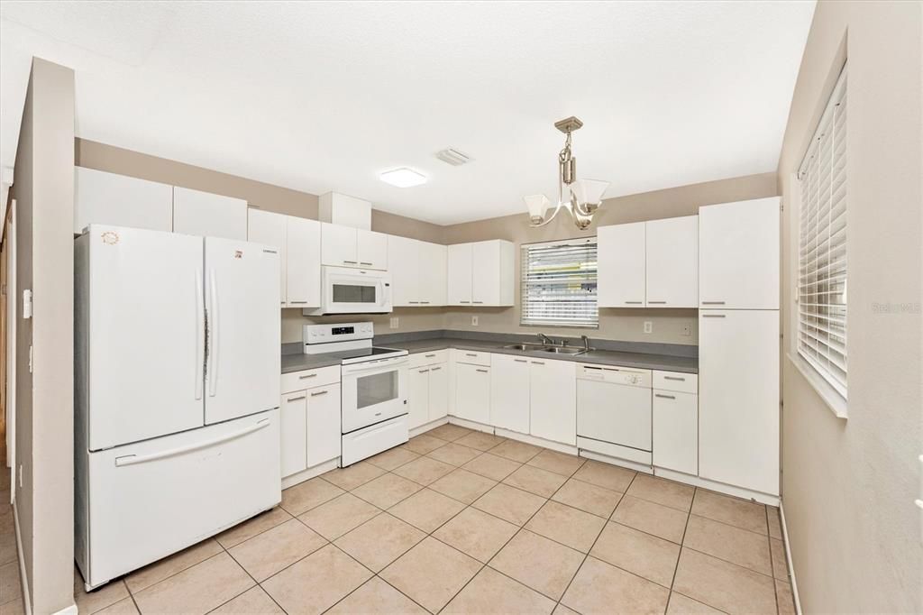 For Sale: $255,000 (3 beds, 1 baths, 1233 Square Feet)
