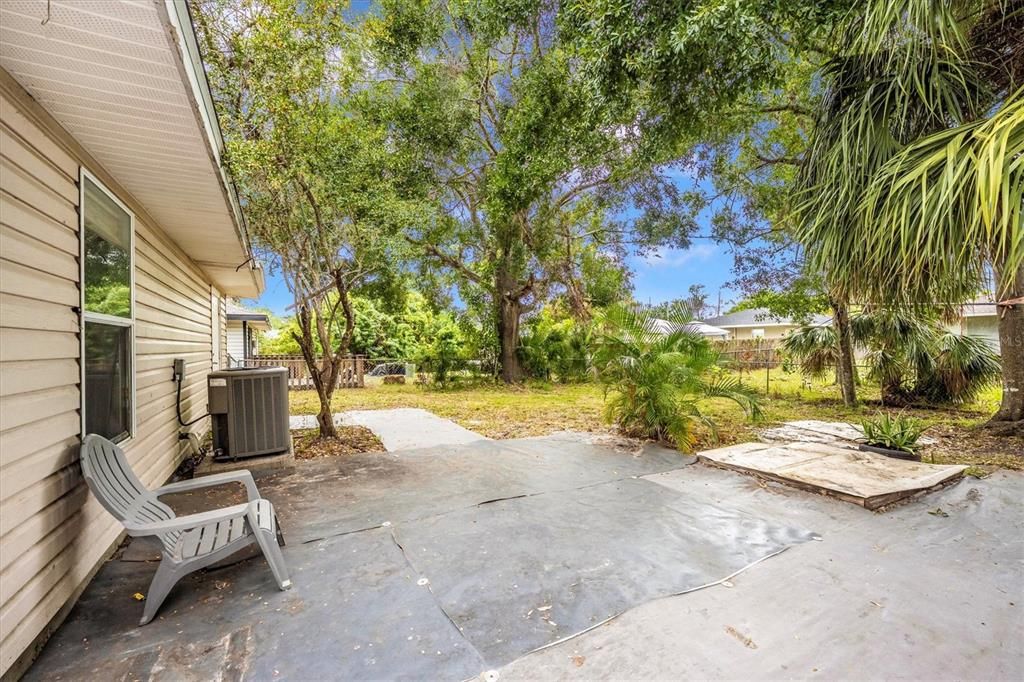 For Sale: $255,000 (3 beds, 1 baths, 1233 Square Feet)