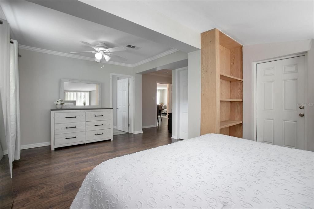 For Sale: $329,000 (4 beds, 3 baths, 1980.52 Square Feet)