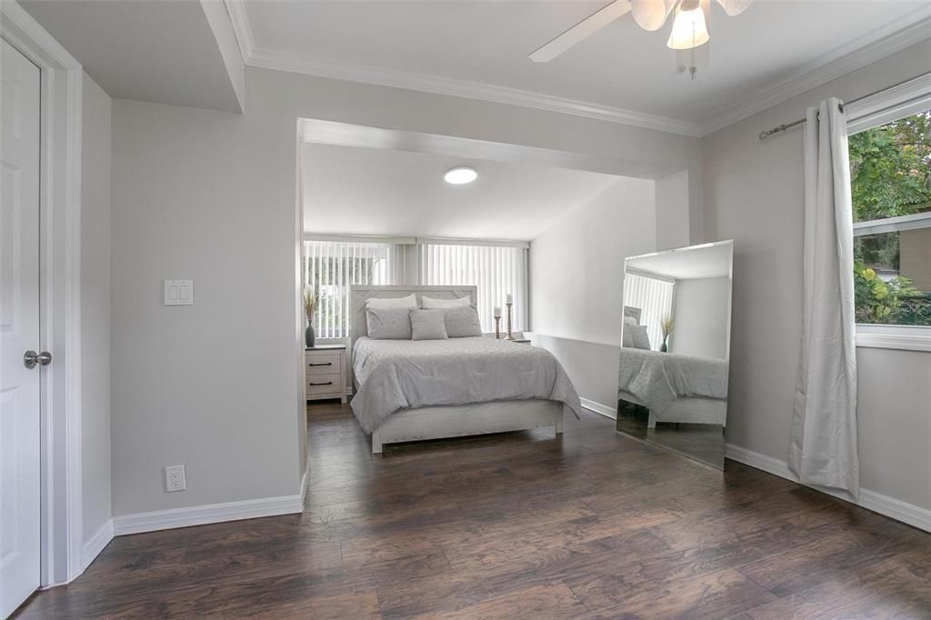 For Sale: $329,000 (4 beds, 3 baths, 1980.52 Square Feet)