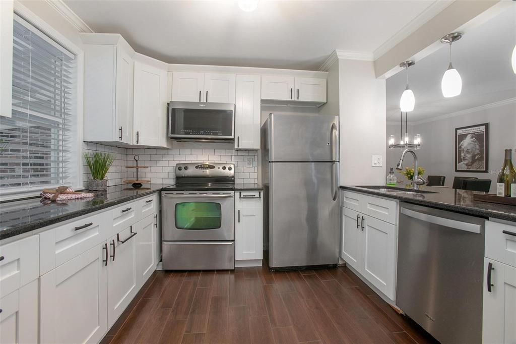 For Sale: $329,000 (4 beds, 3 baths, 1980.52 Square Feet)