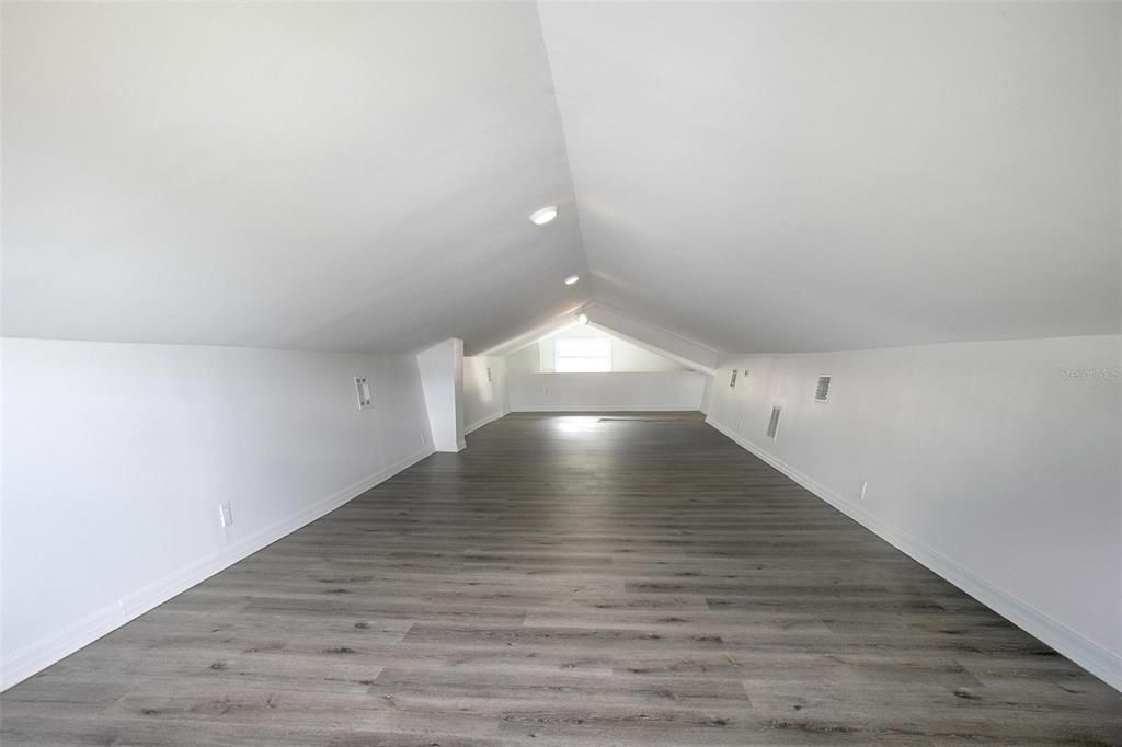 For Sale: $329,000 (4 beds, 3 baths, 1980.52 Square Feet)