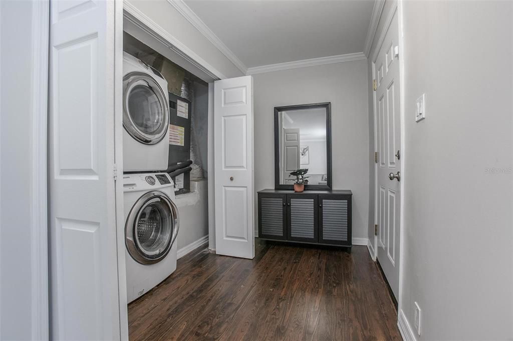 For Sale: $329,000 (4 beds, 3 baths, 1980.52 Square Feet)