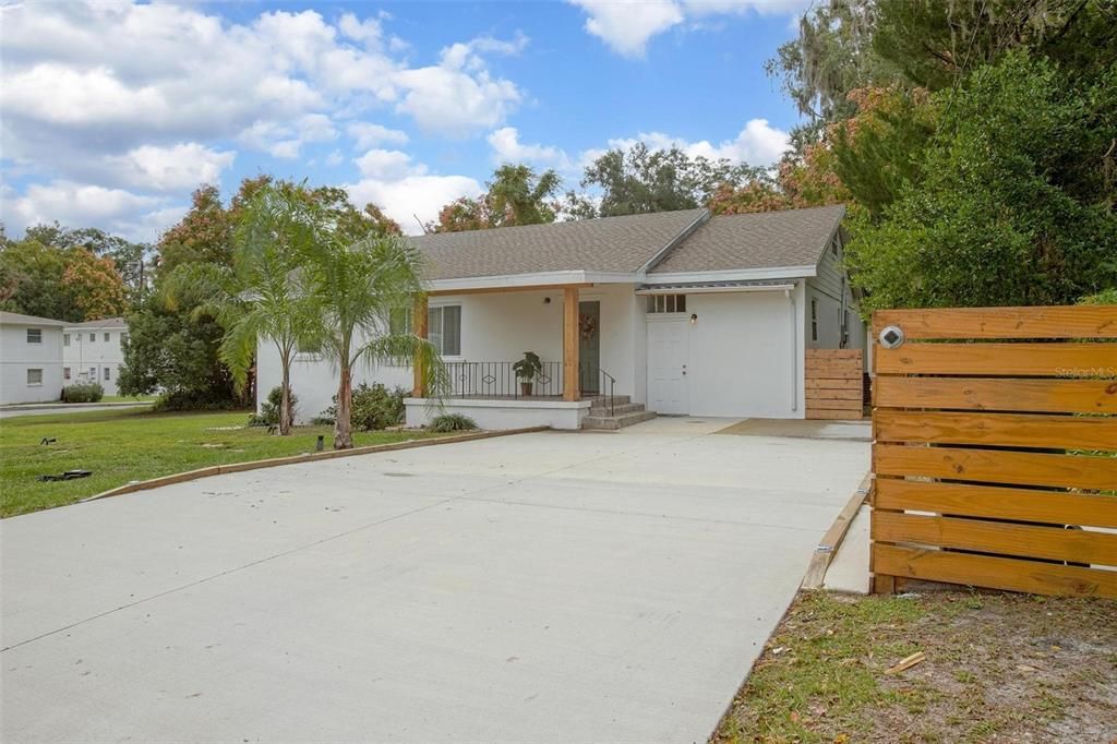 For Sale: $329,000 (4 beds, 3 baths, 1980.52 Square Feet)