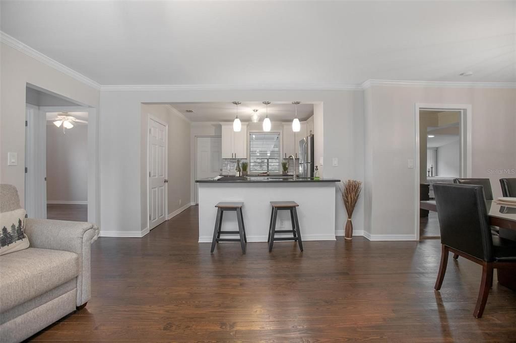 For Sale: $329,000 (4 beds, 3 baths, 1980.52 Square Feet)