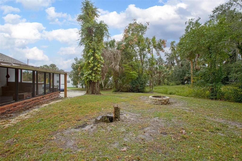 For Sale: $329,000 (4 beds, 3 baths, 1980.52 Square Feet)