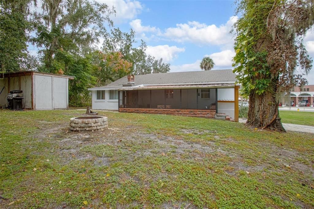 For Sale: $329,000 (4 beds, 3 baths, 1980.52 Square Feet)