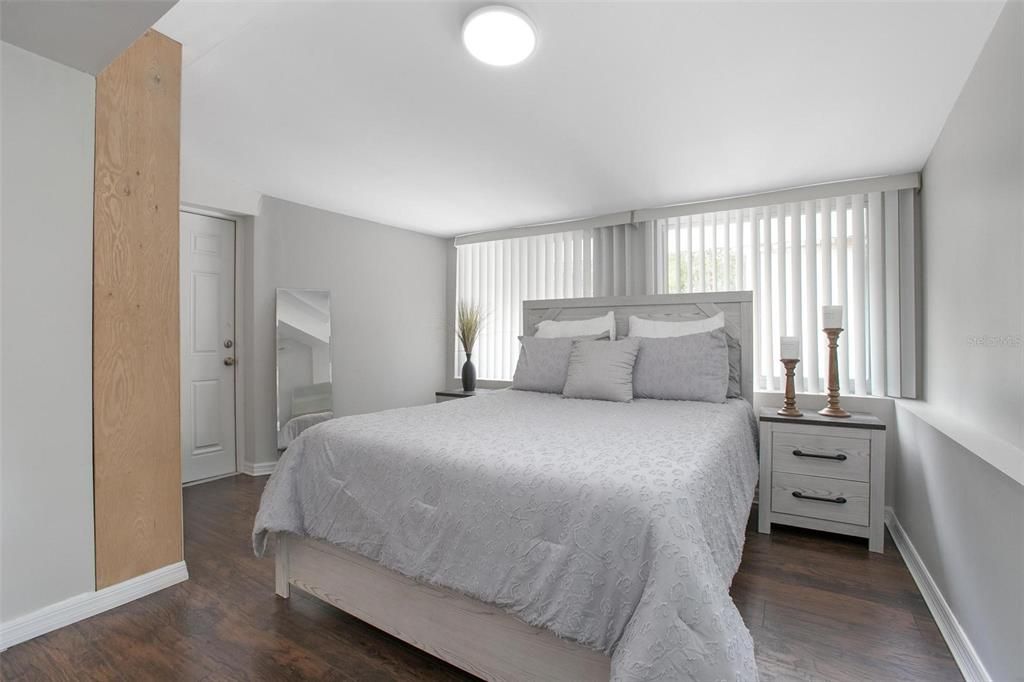 For Sale: $329,000 (4 beds, 3 baths, 1980.52 Square Feet)