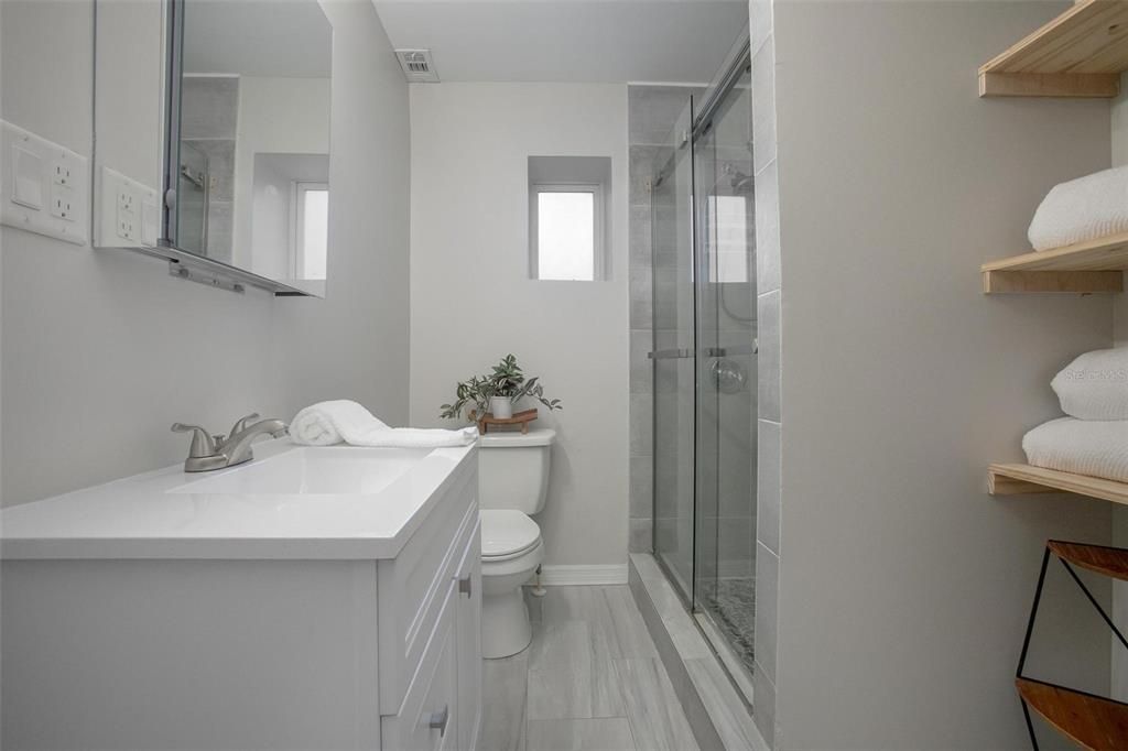 For Sale: $329,000 (4 beds, 3 baths, 1980.52 Square Feet)