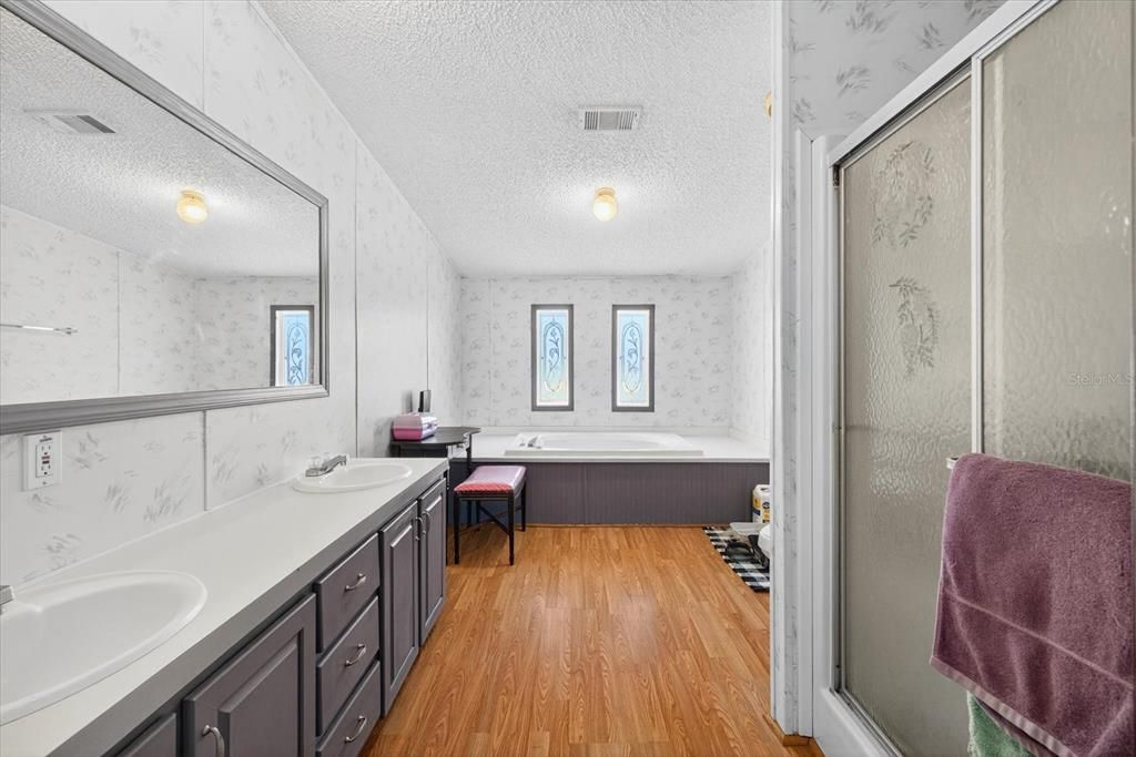 For Sale: $365,000 (4 beds, 2 baths, 2356 Square Feet)