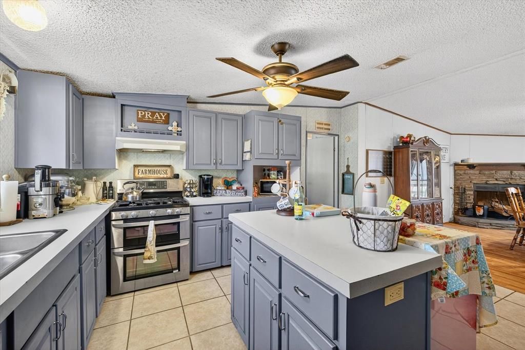 For Sale: $365,000 (4 beds, 2 baths, 2356 Square Feet)