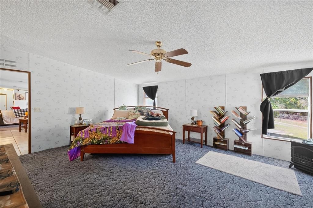 For Sale: $365,000 (4 beds, 2 baths, 2356 Square Feet)