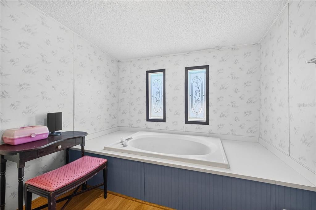 For Sale: $365,000 (4 beds, 2 baths, 2356 Square Feet)