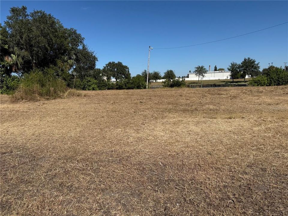 待售: $549,000 (0.78 acres)