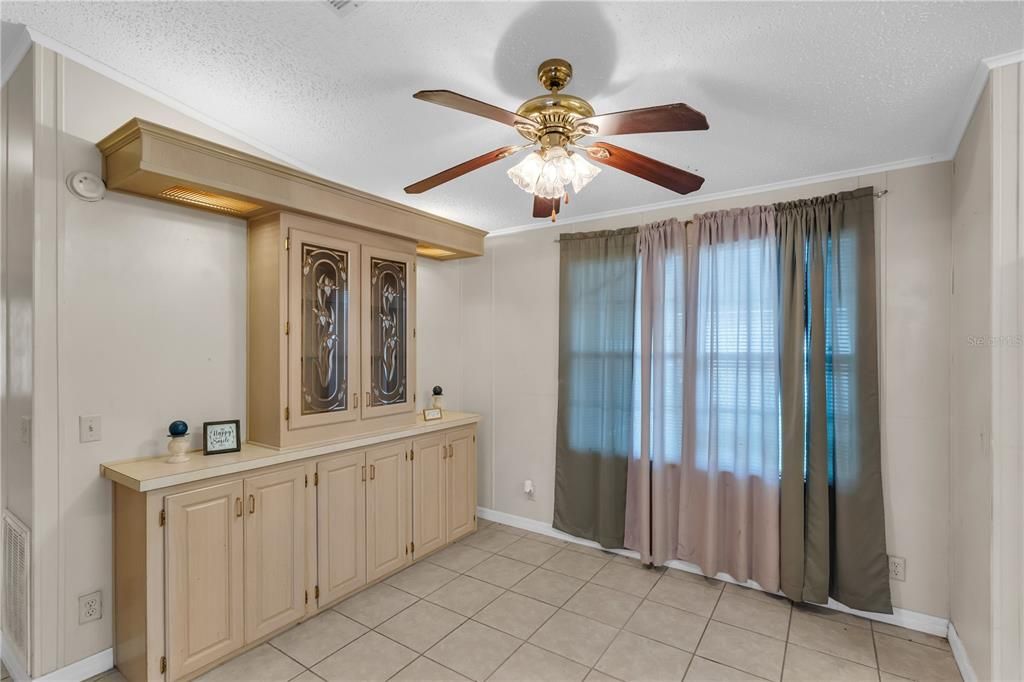 На продажу: $239,900 (2 спален, 2 ванн, 1397 Квадратных фут)