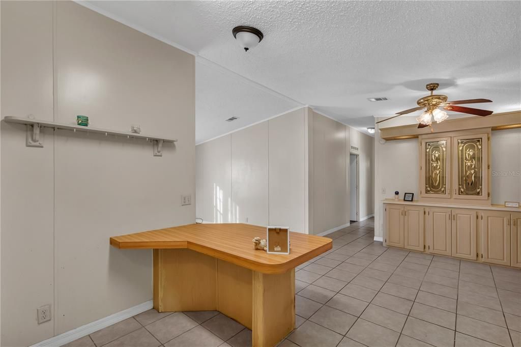 На продажу: $239,900 (2 спален, 2 ванн, 1397 Квадратных фут)