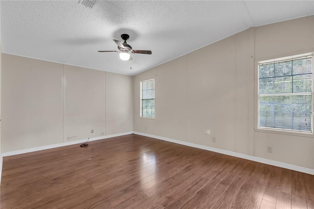 На продажу: $239,900 (2 спален, 2 ванн, 1397 Квадратных фут)