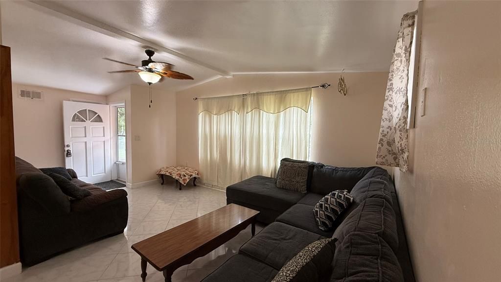 For Sale: $369,000 (3 beds, 2 baths, 1549 Square Feet)