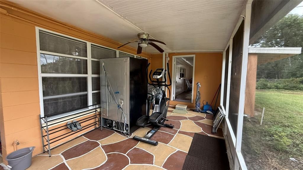 For Sale: $369,000 (3 beds, 2 baths, 1549 Square Feet)