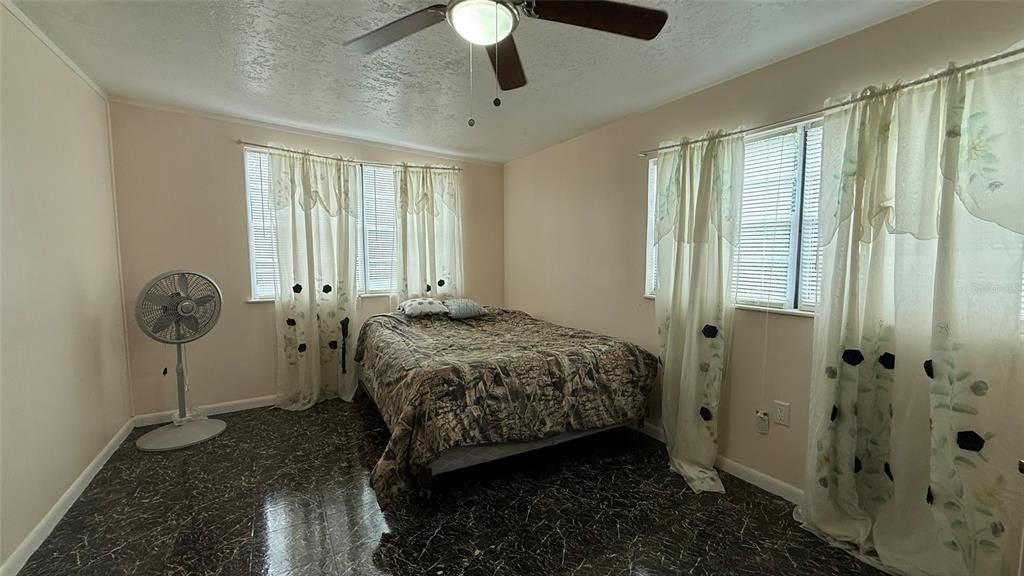 For Sale: $369,000 (3 beds, 2 baths, 1549 Square Feet)