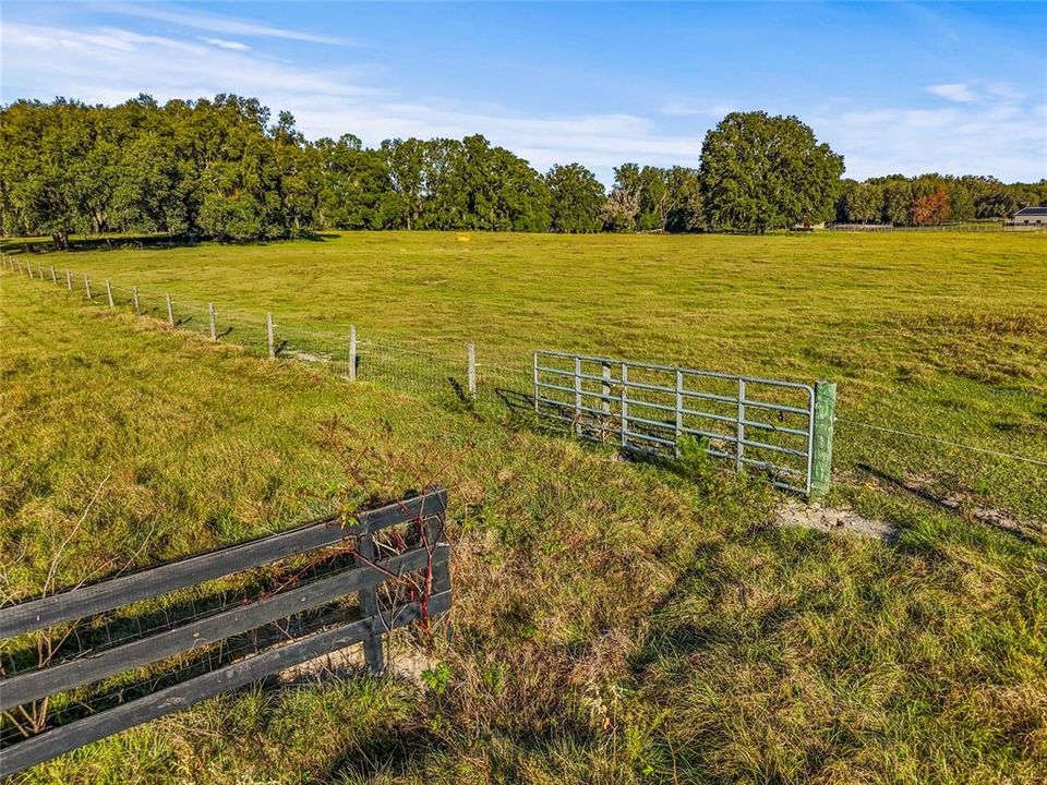 待售: $460,000 (20.01 acres)