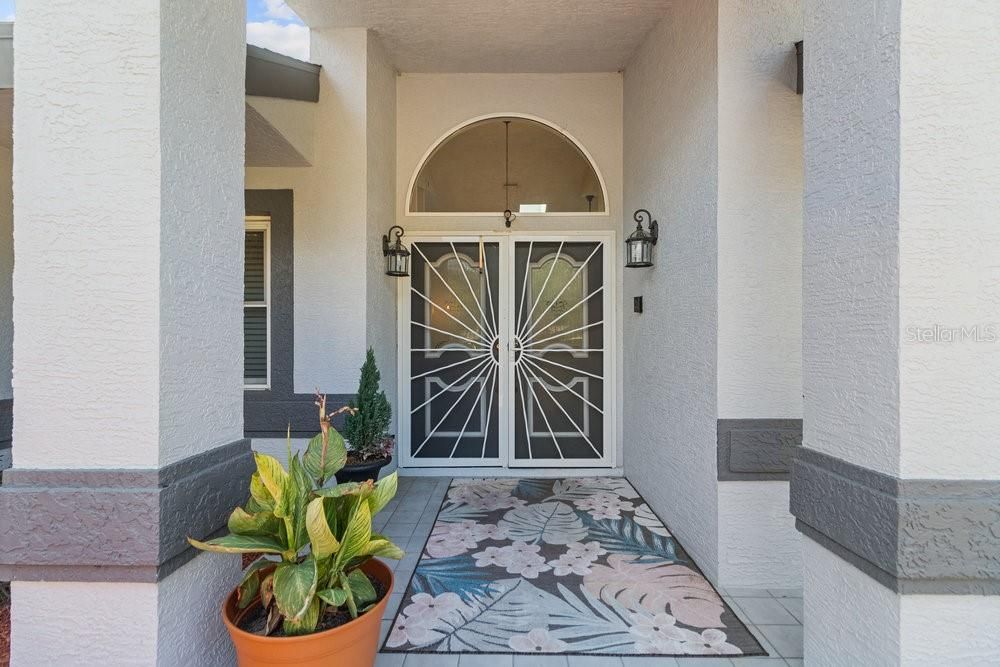 合同活跃: $448,900 (4 贝兹, 3 浴室, 3028 平方英尺)