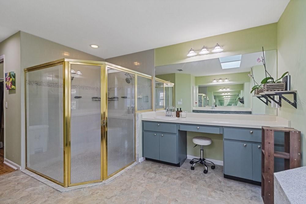 合同活跃: $448,900 (4 贝兹, 3 浴室, 3028 平方英尺)