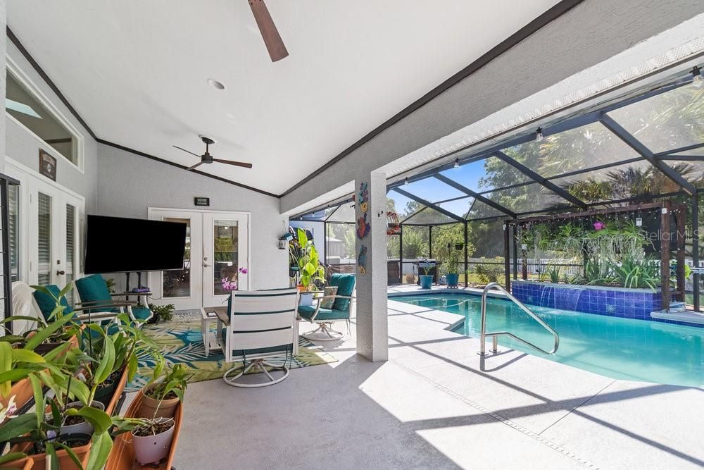 合同活跃: $448,900 (4 贝兹, 3 浴室, 3028 平方英尺)