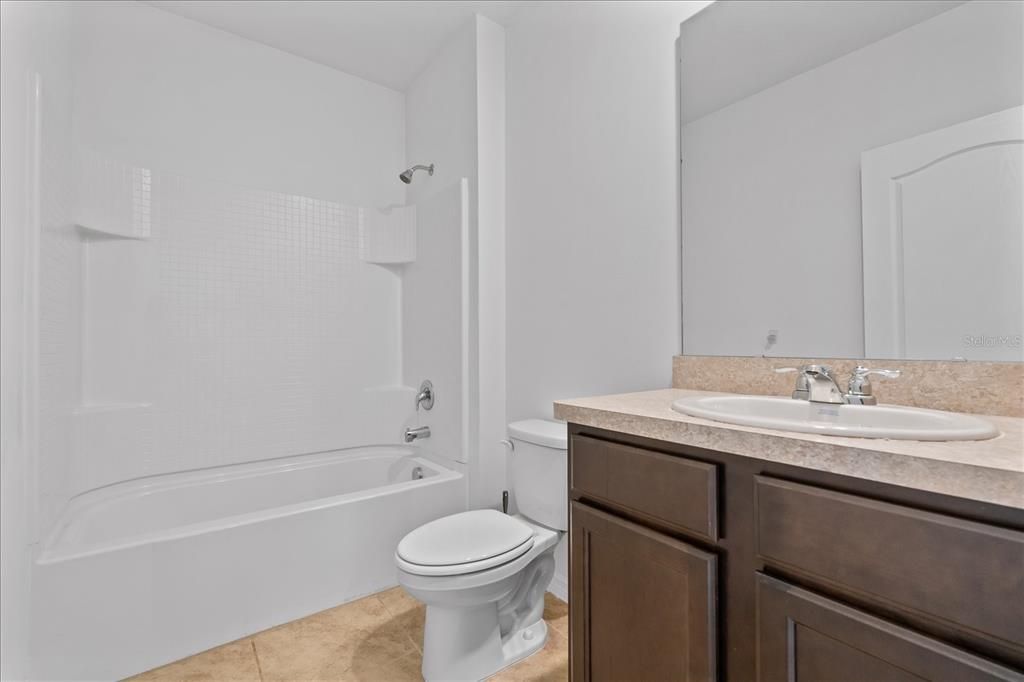 For Rent: $2,150 (4 beds, 2 baths, 1867 Square Feet)