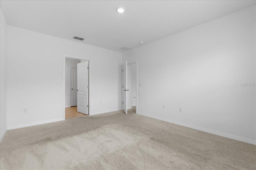 For Rent: $2,150 (4 beds, 2 baths, 1867 Square Feet)