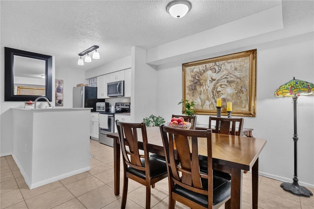 待售: $250,000 (3 贝兹, 2 浴室, 1274 平方英尺)