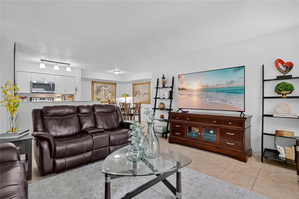 待售: $250,000 (3 贝兹, 2 浴室, 1274 平方英尺)