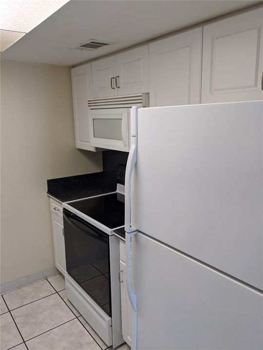 For Rent: $1,725 (2 beds, 2 baths, 1050 Square Feet)