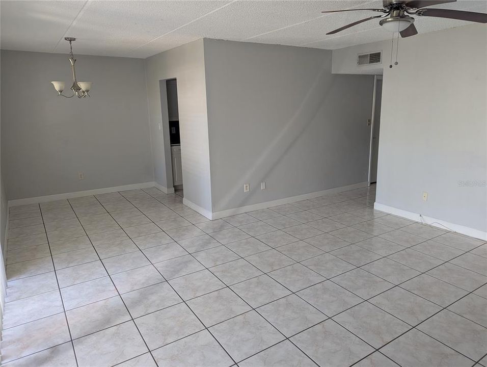 For Rent: $1,725 (2 beds, 2 baths, 1050 Square Feet)