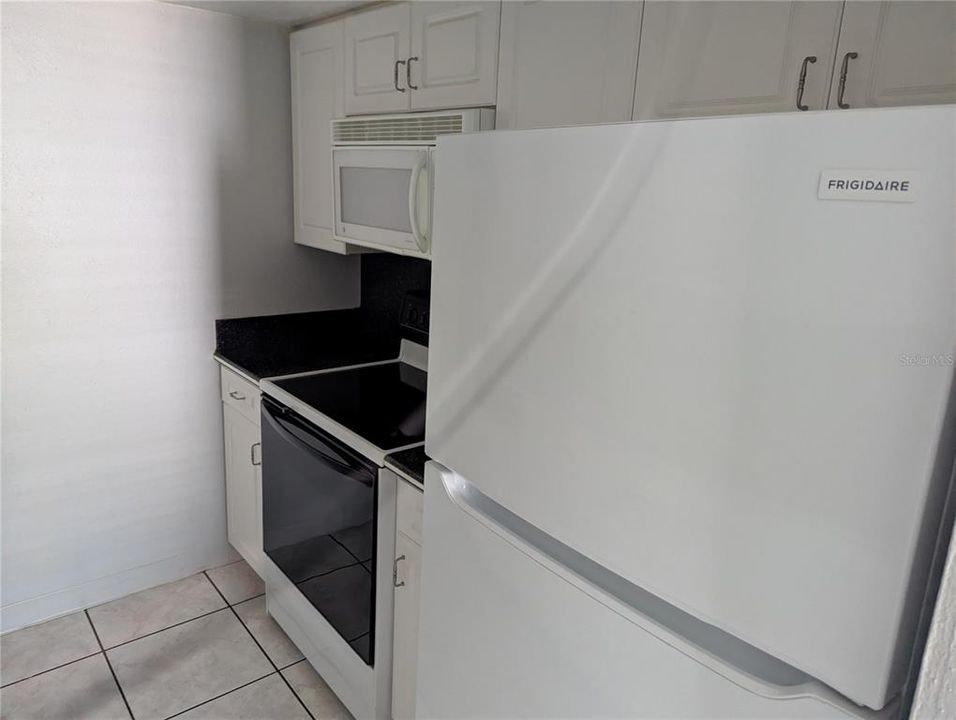 For Rent: $1,725 (2 beds, 2 baths, 1050 Square Feet)