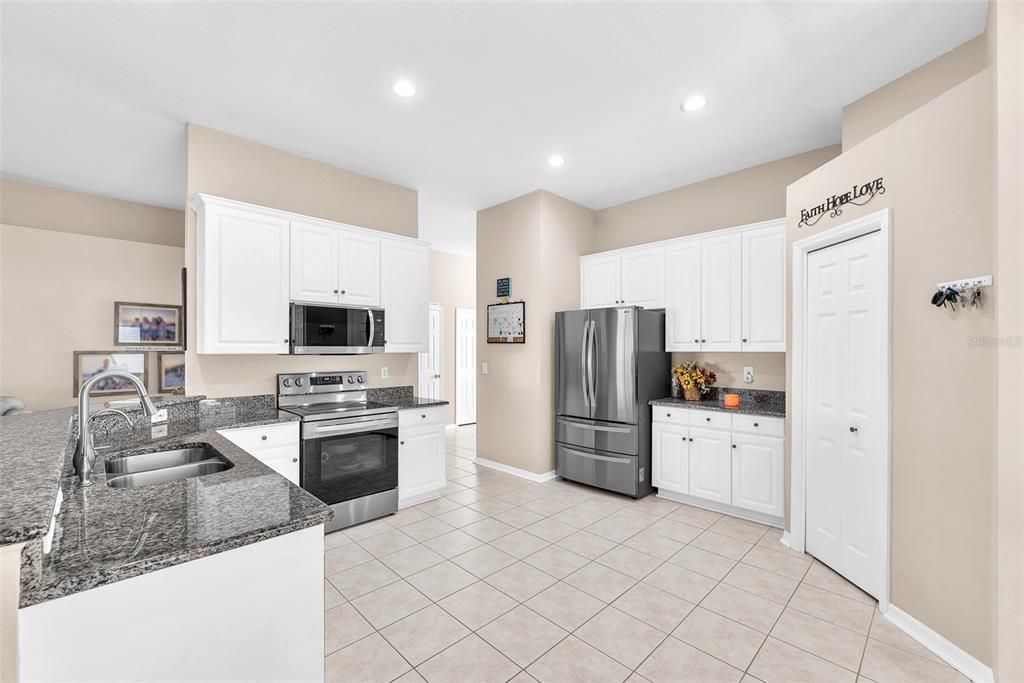 For Sale: $469,900 (4 beds, 2 baths, 1813 Square Feet)