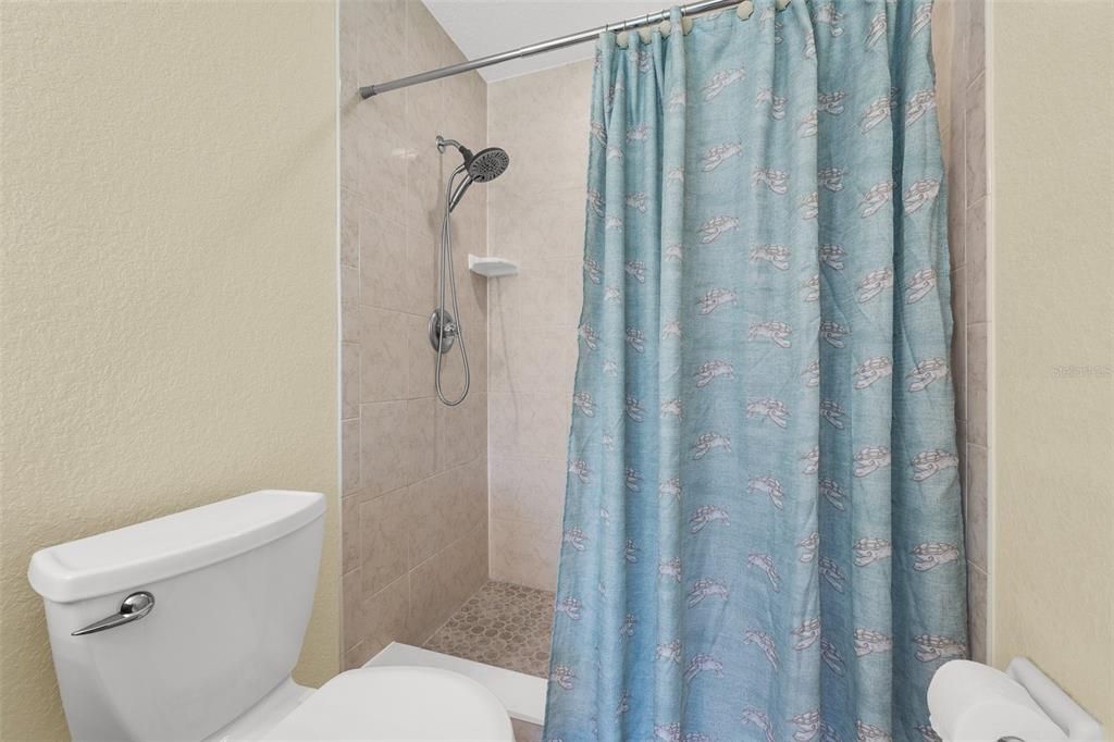 На продажу: $349,900 (3 спален, 2 ванн, 1671 Квадратных фут)