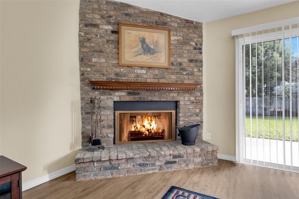 На продажу: $349,900 (3 спален, 2 ванн, 1671 Квадратных фут)