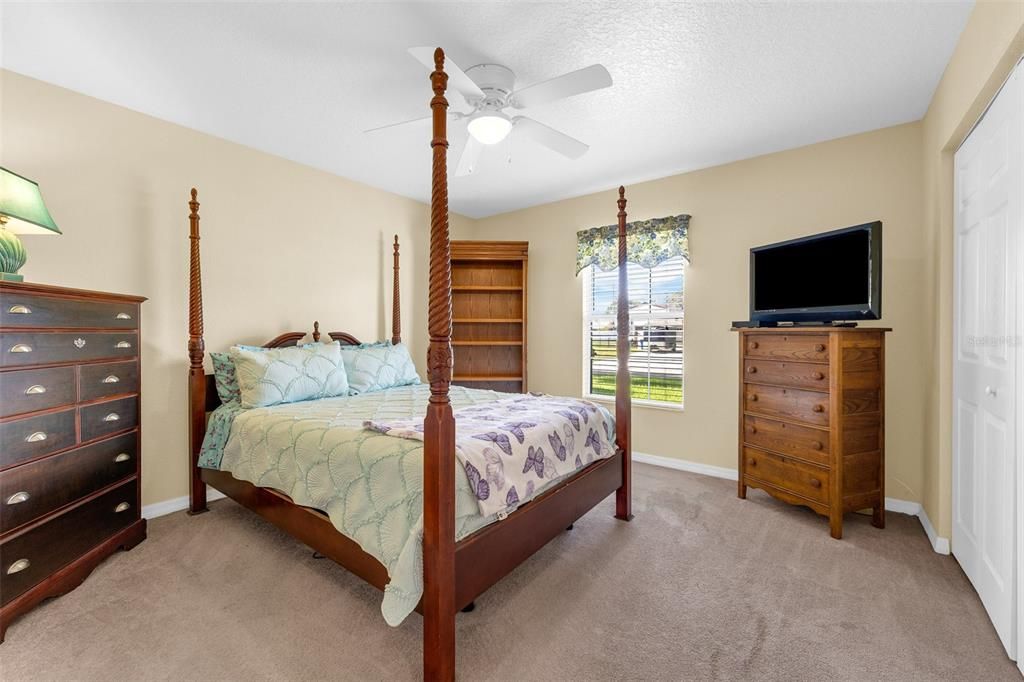 На продажу: $349,900 (3 спален, 2 ванн, 1671 Квадратных фут)