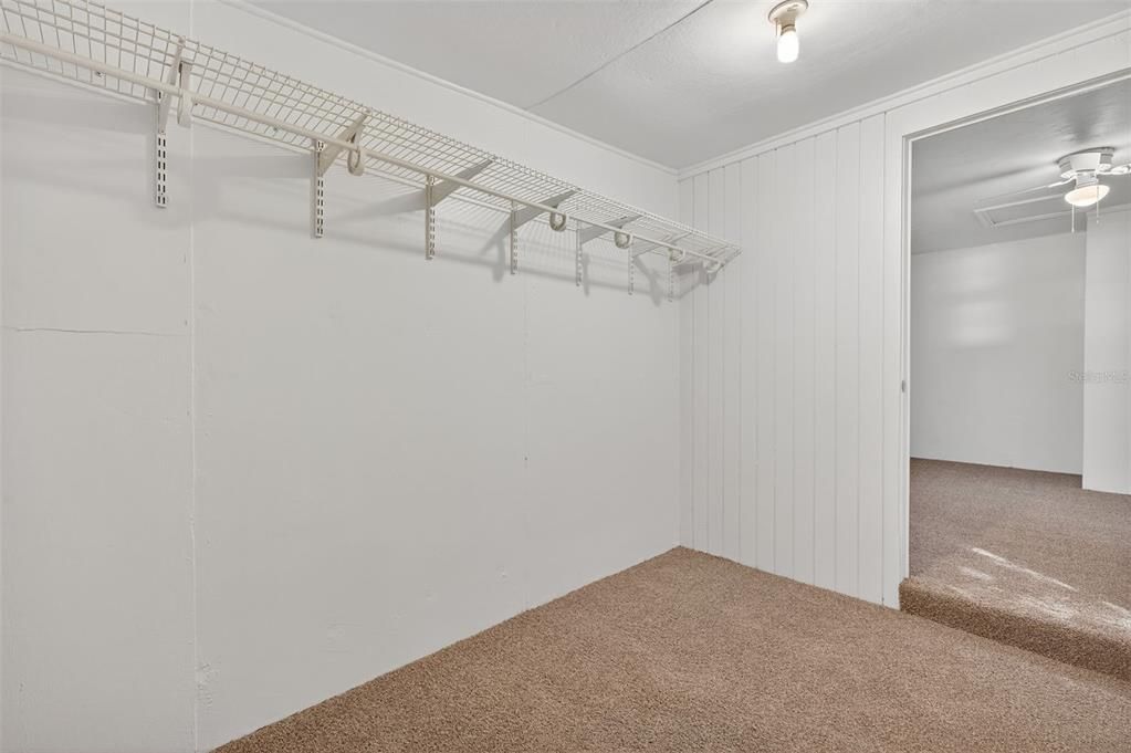 待售: $239,900 (3 贝兹, 1 浴室, 1350 平方英尺)