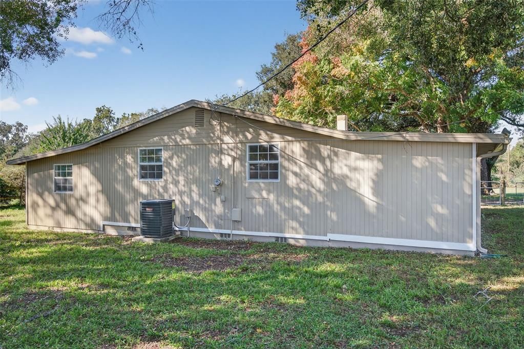 待售: $239,900 (3 贝兹, 1 浴室, 1350 平方英尺)