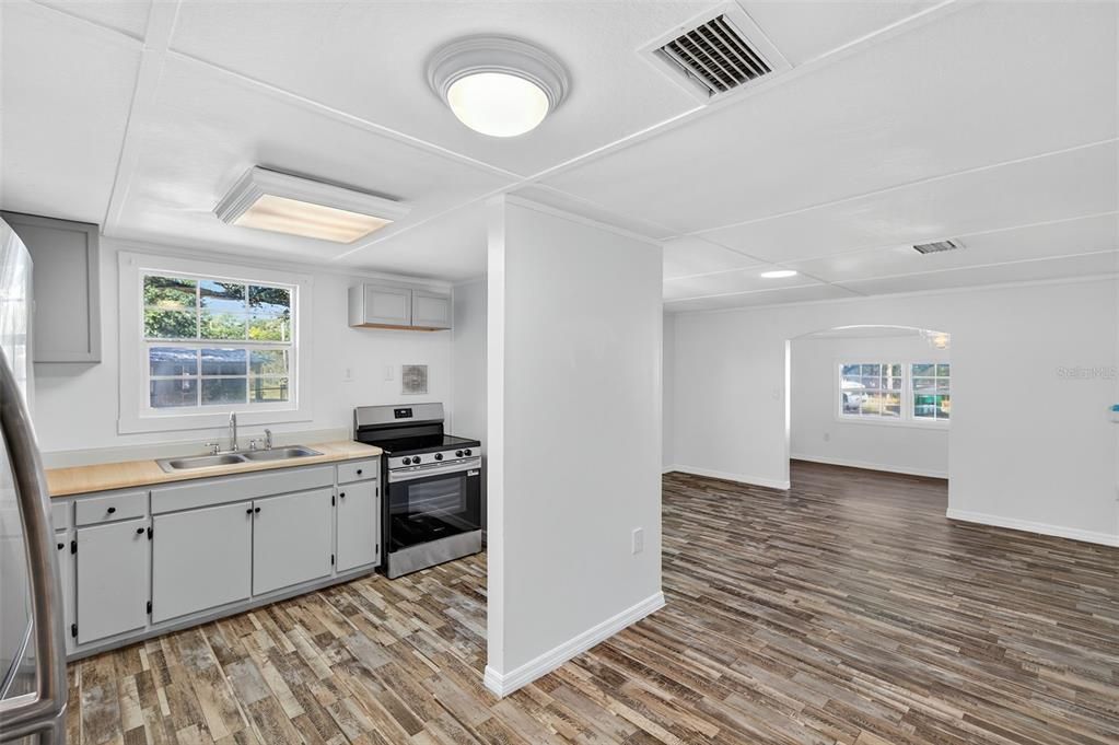 待售: $239,900 (3 贝兹, 1 浴室, 1350 平方英尺)