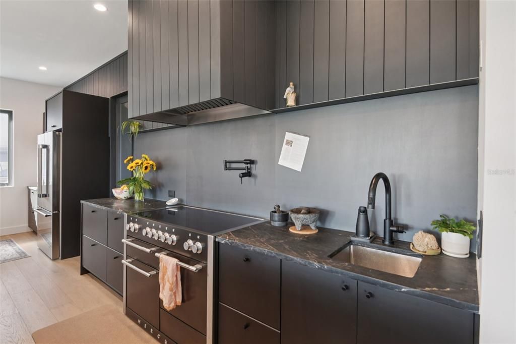 For Sale: $2,900,000 (4 beds, 4 baths, 4087 Square Feet)